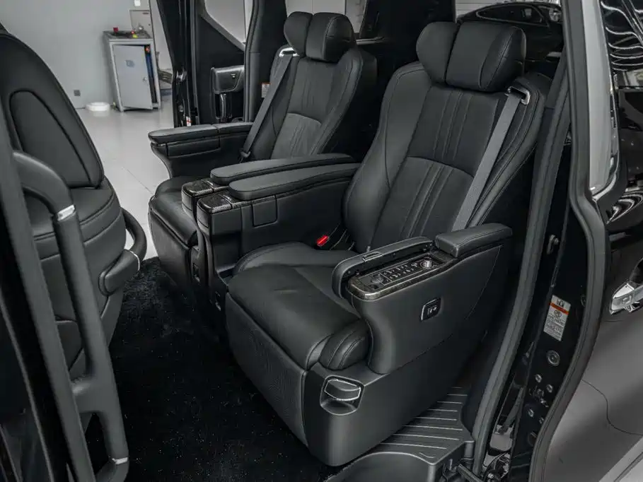 Toyota Vellfire — миниатюра 27