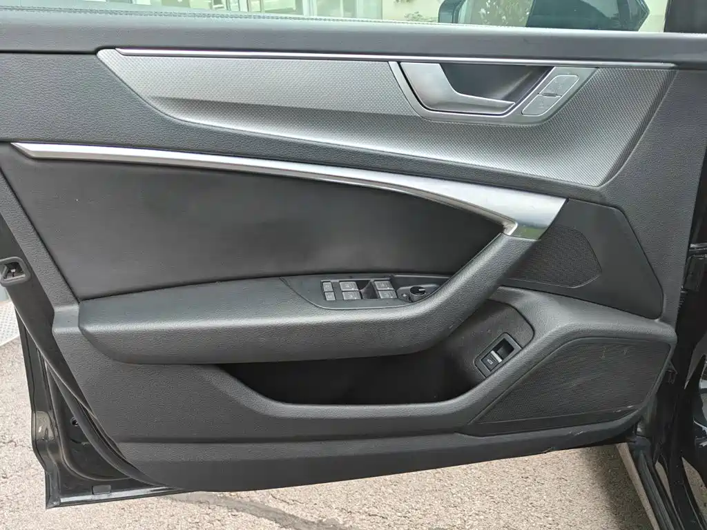 Audi A6L — миниатюра 6