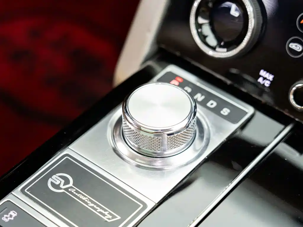 Land Rover Range Rover — миниатюра 20