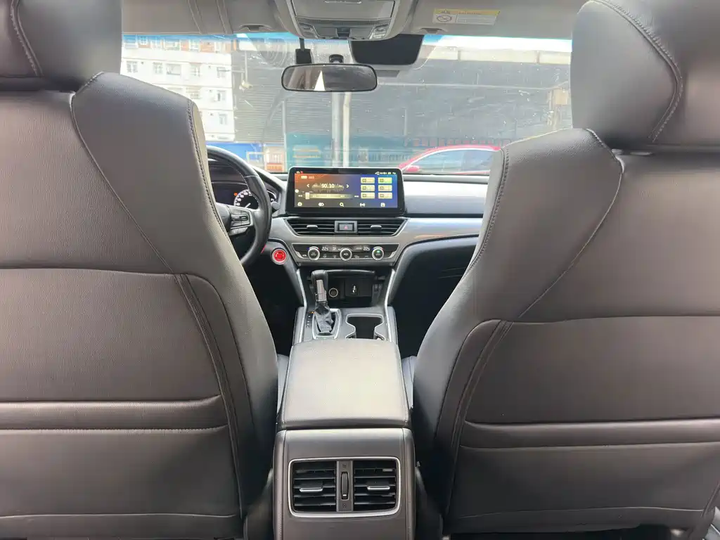 Honda Accord — миниатюра 13