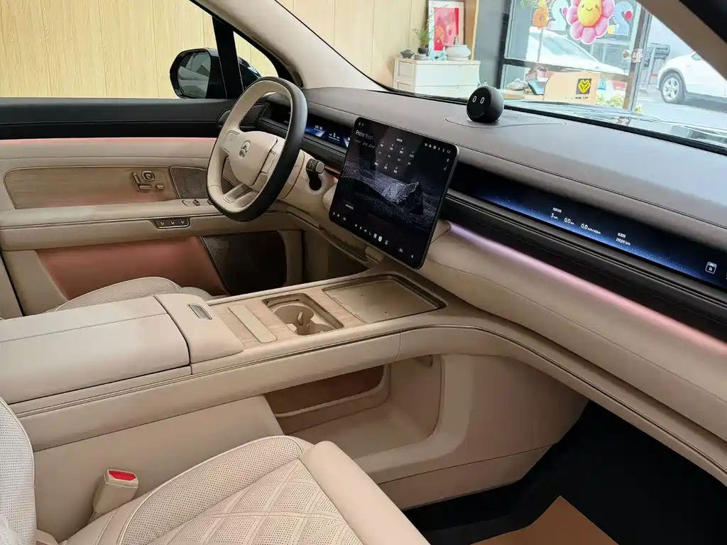 NIO ES8 — миниатюра 6
