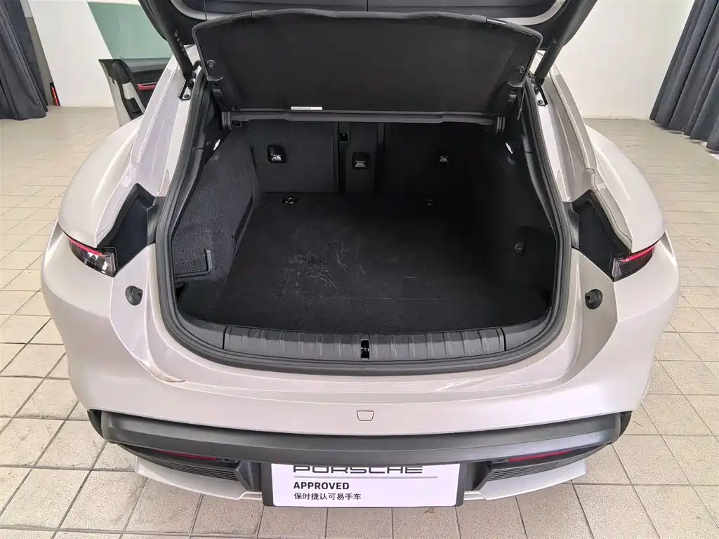 Porsche Taycan — миниатюра 17