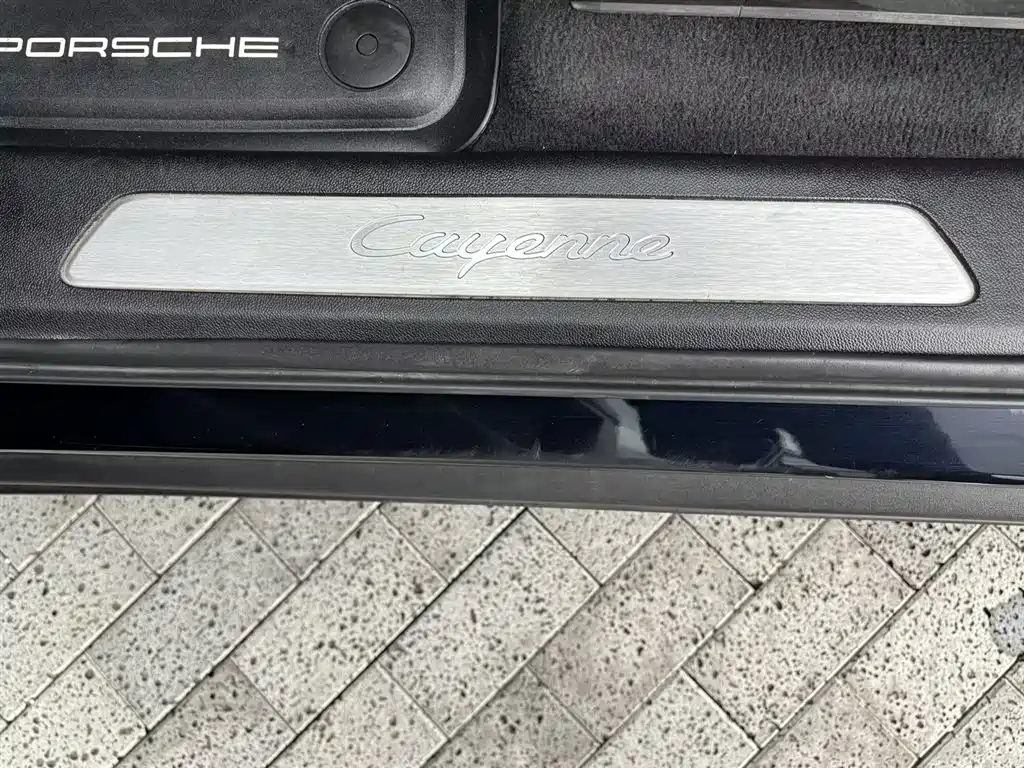 Porsche Cayenne — миниатюра 13