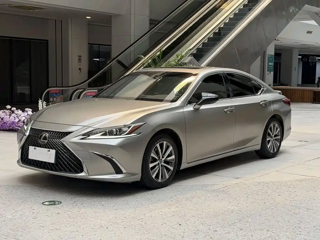 Lexus ES 2018 200 V