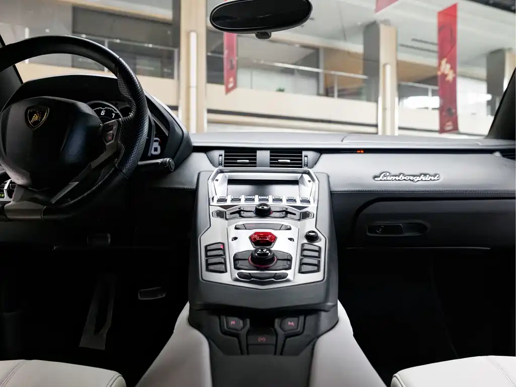 Lamborghini Aventador — миниатюра 11