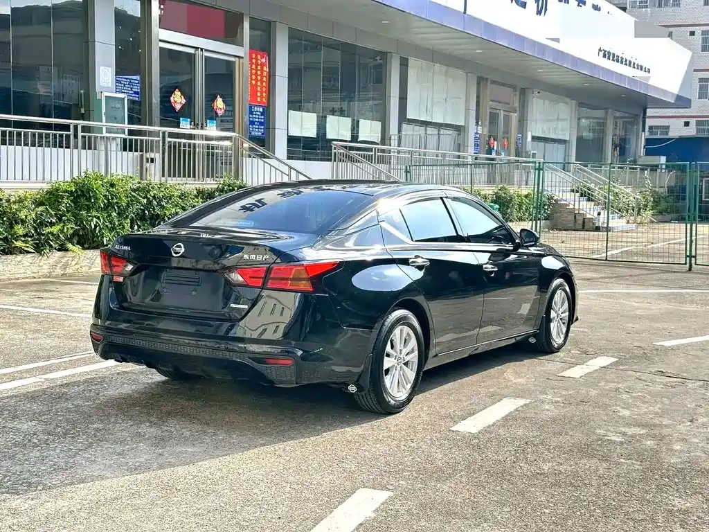 Nissan Teana — миниатюра 7