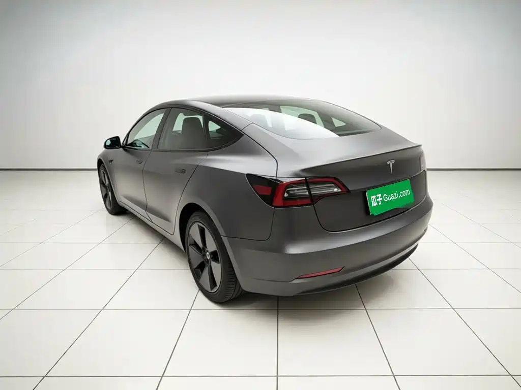Tesla Model 3 — миниатюра 4