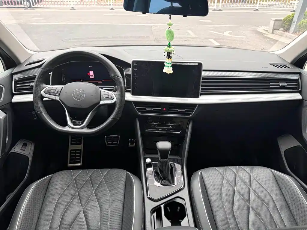 Volkswagen Tiguan L — миниатюра 9