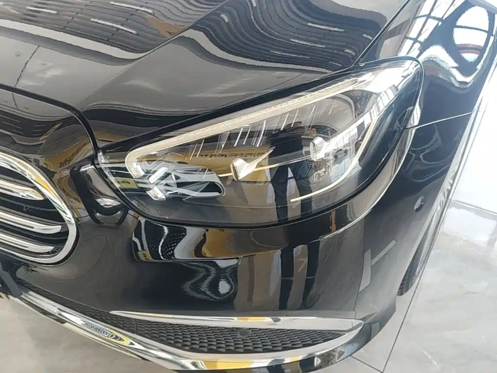 Mercedes-Benz E-Class — миниатюра 24