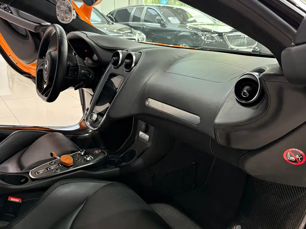McLaren GT — миниатюра 10