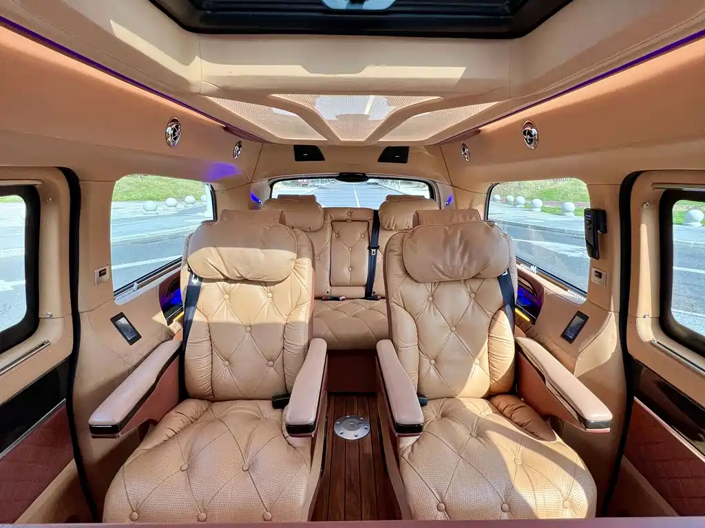 Mercedes-Benz V-Class — миниатюра 13