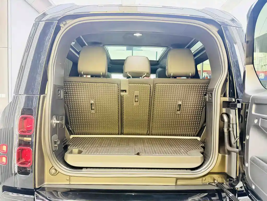 Land Rover Defender — миниатюра 17