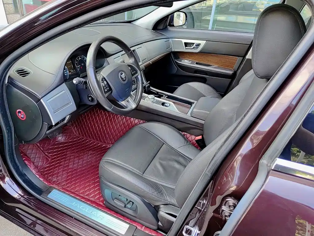 Jaguar XF — миниатюра 7