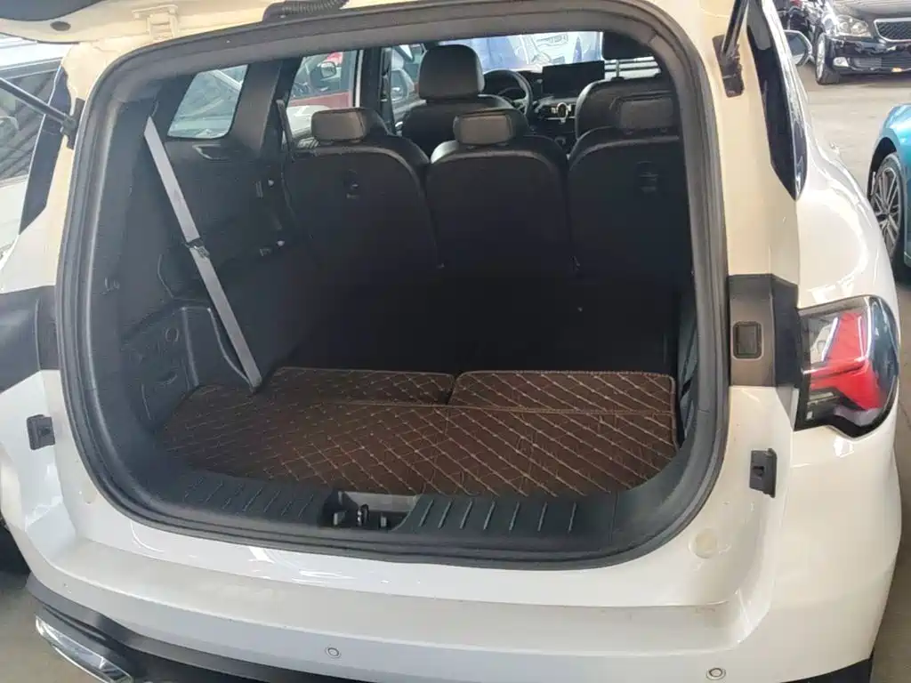 Geely Haoyue L — миниатюра 19