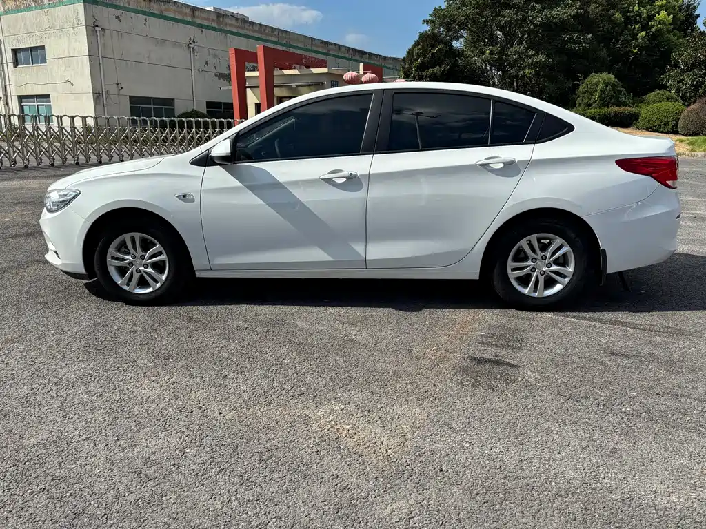 CHEVROLET KOVOZ