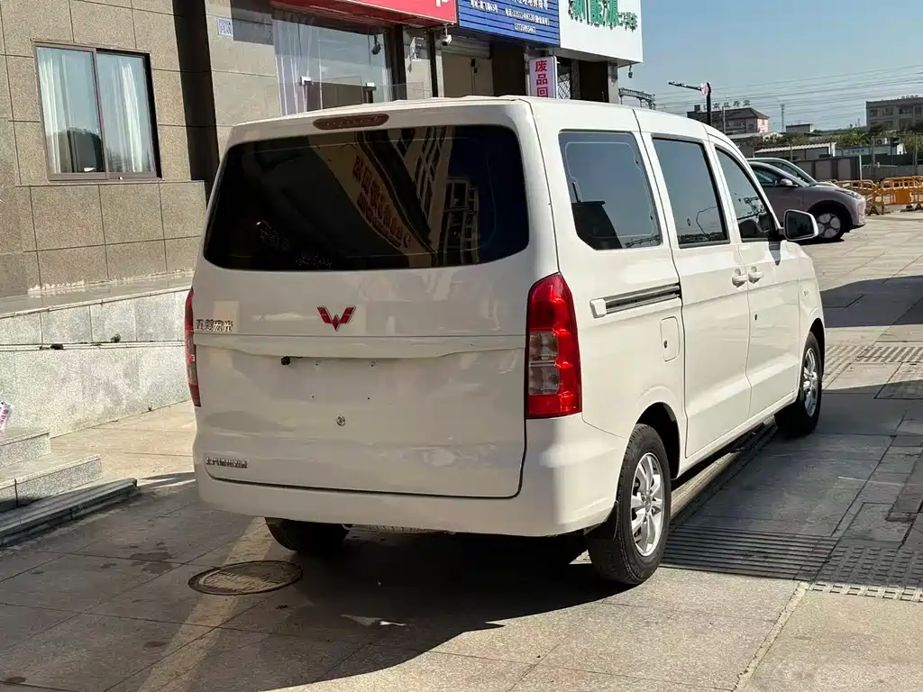 WULING AUTOMOBILE WULING HONGGUANG V