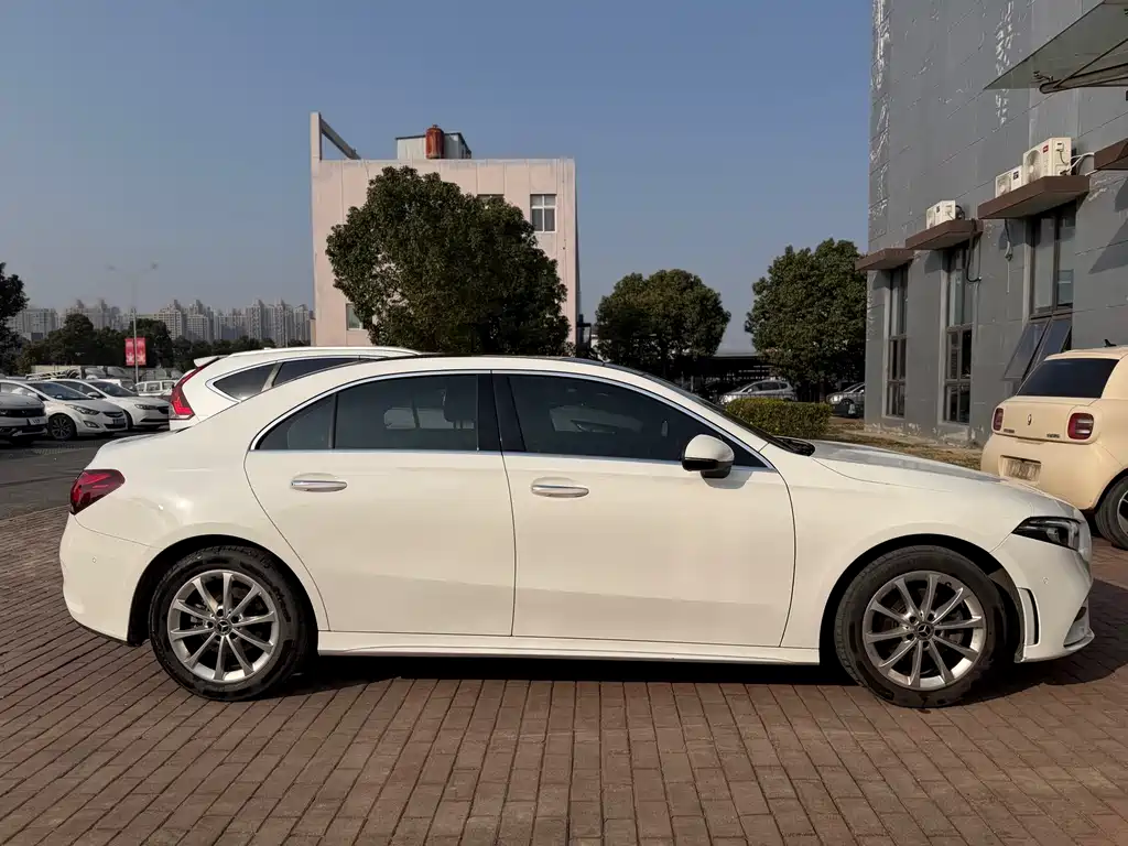 MERCEDES-BENZ A CLASS