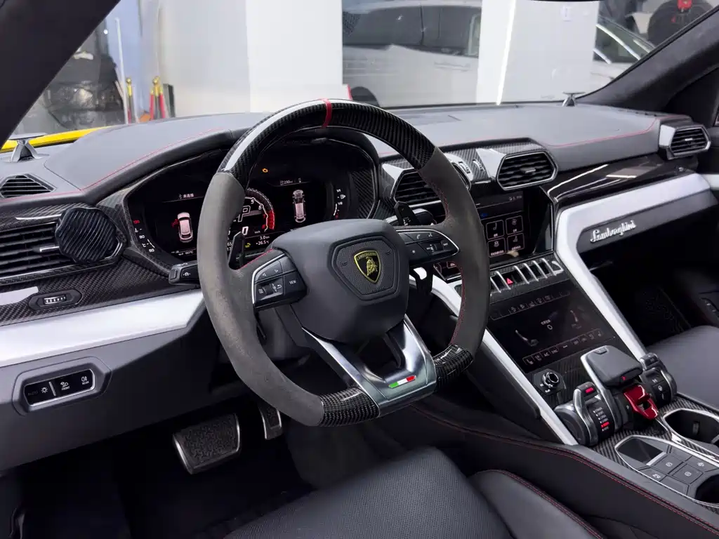 Lamborghini Urus — миниатюра 15