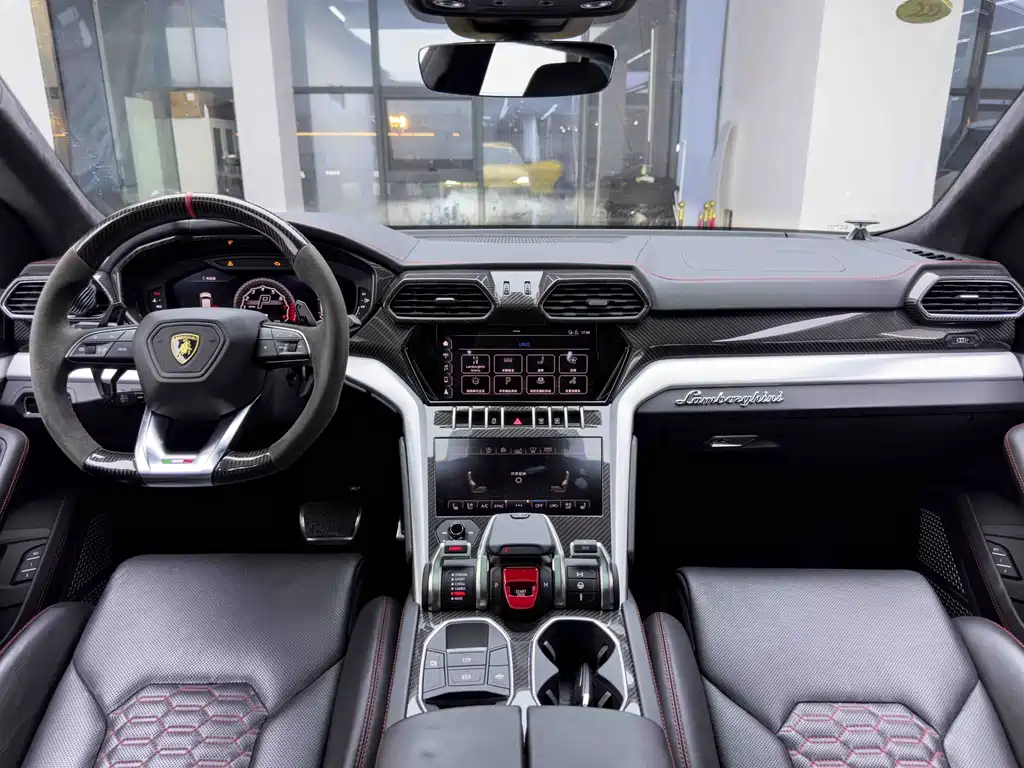 Lamborghini Urus — миниатюра 28