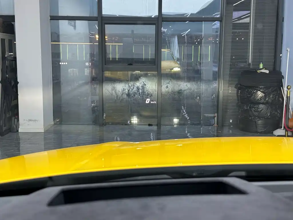 Lamborghini Urus — миниатюра 18