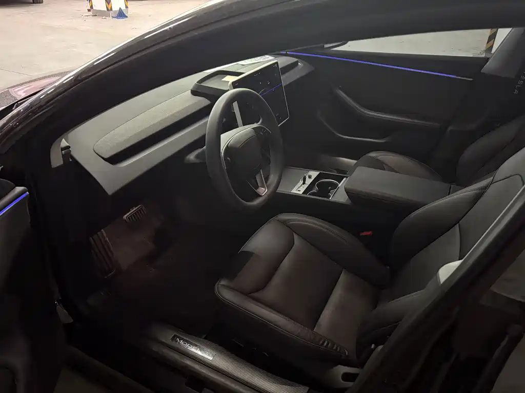 Tesla Model 3 — миниатюра 13