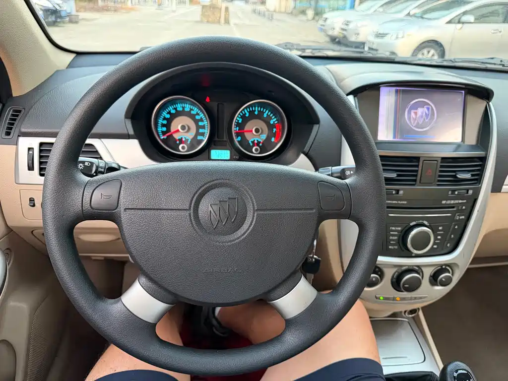 Buick Excelle — миниатюра 11