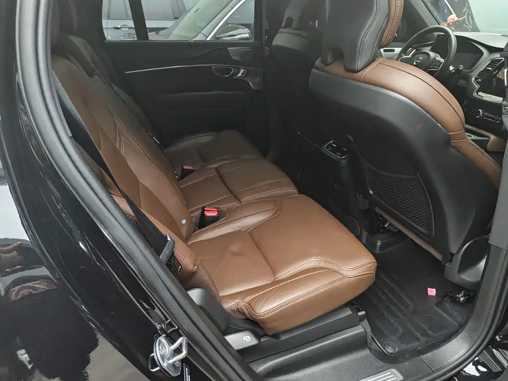 Volvo XC90 — миниатюра 5