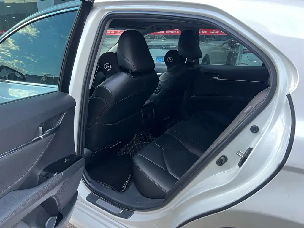 Toyota Camry — миниатюра 8