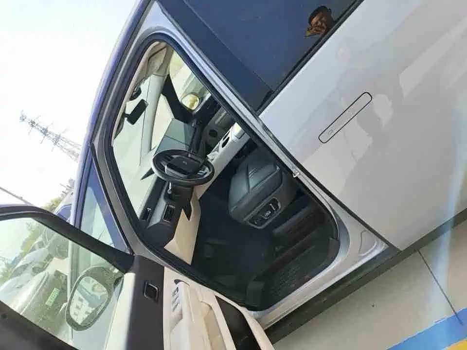 Li Auto Li MEGA — миниатюра 4