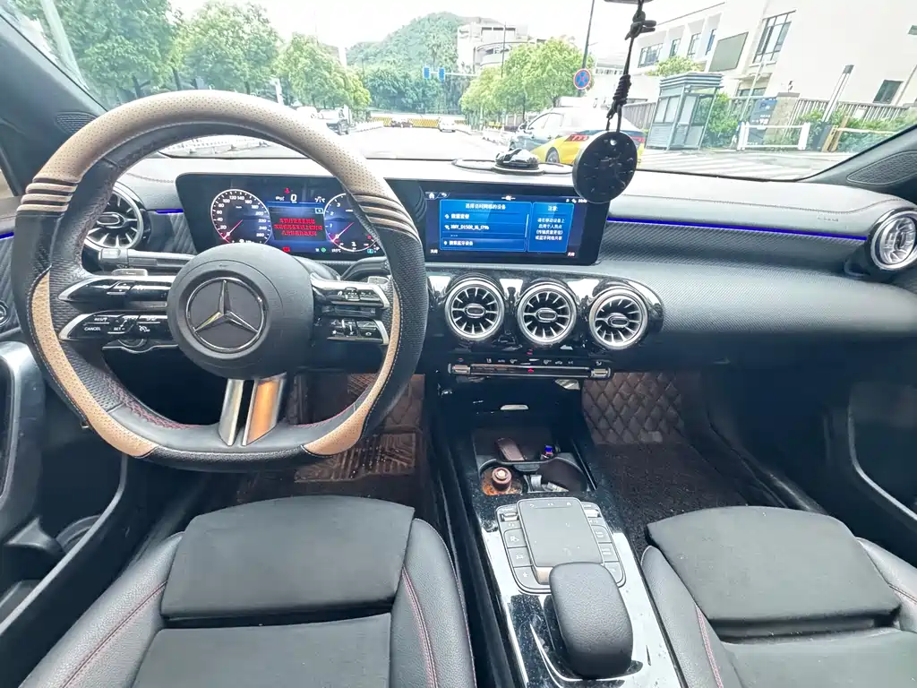 Mercedes-Benz A-Class A 2024 A 200 L Fashion