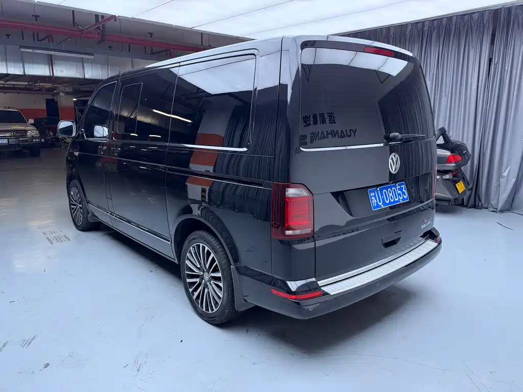 Volkswagen Multivan — миниатюра 9