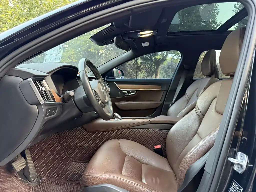 Volvo S90 — миниатюра 4