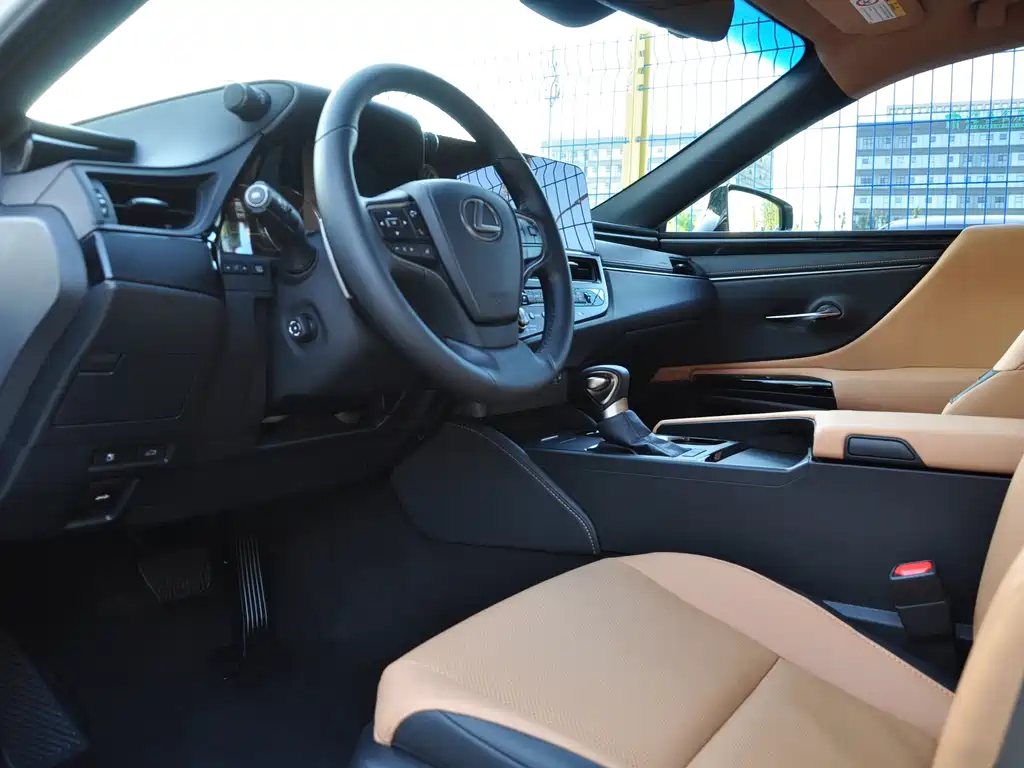 Lexus ES — миниатюра 6