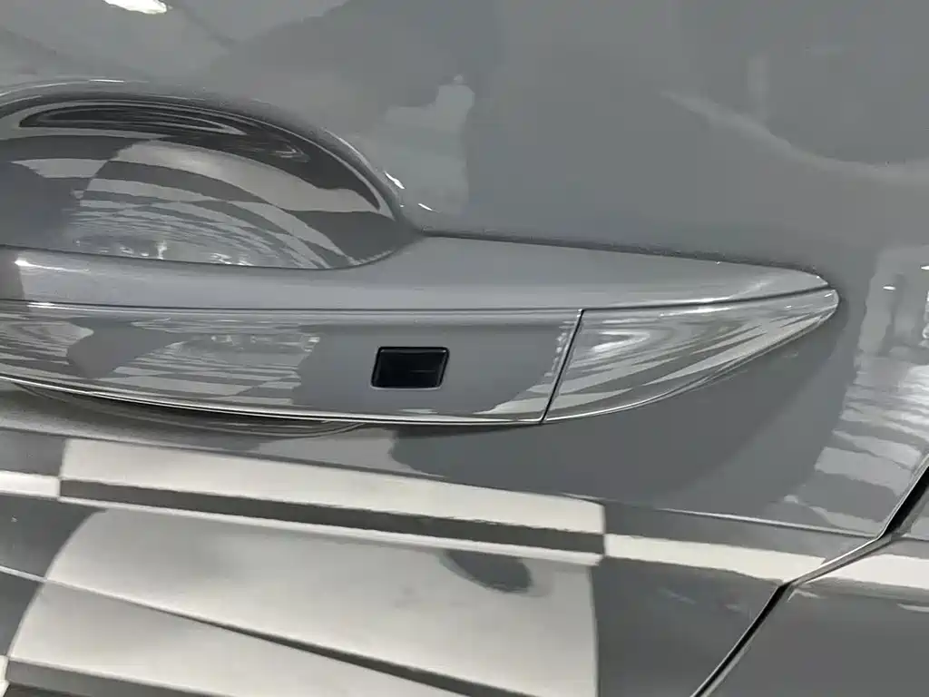 Hyundai Elantra — миниатюра 10