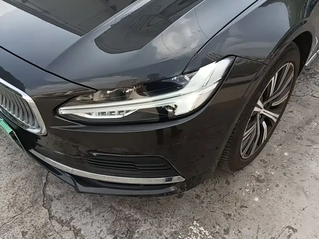 Volvo S90 PHEV — миниатюра 24
