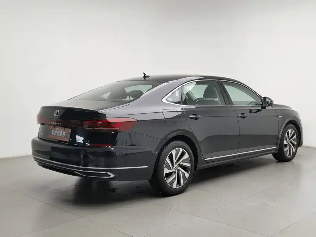 Volkswagen Passat PHEV — миниатюра 2
