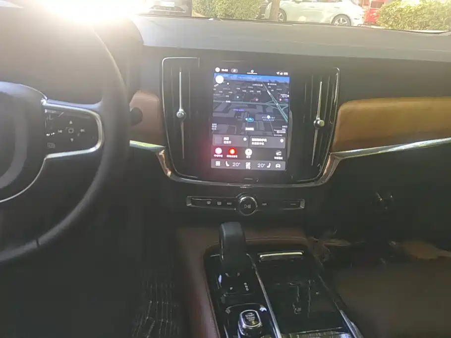 Volvo S90 PHEV — миниатюра 13