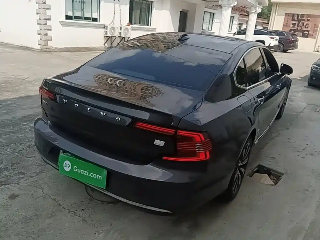 Volvo S90 PHEV — миниатюра 7