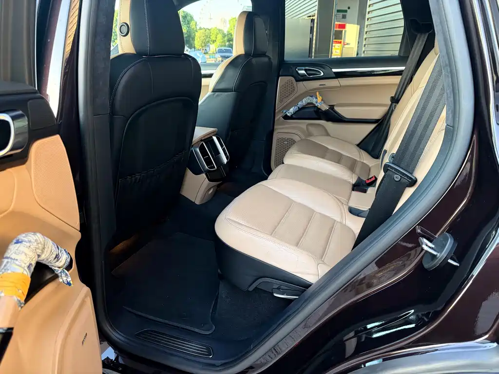 Porsche Cayenne — миниатюра 16