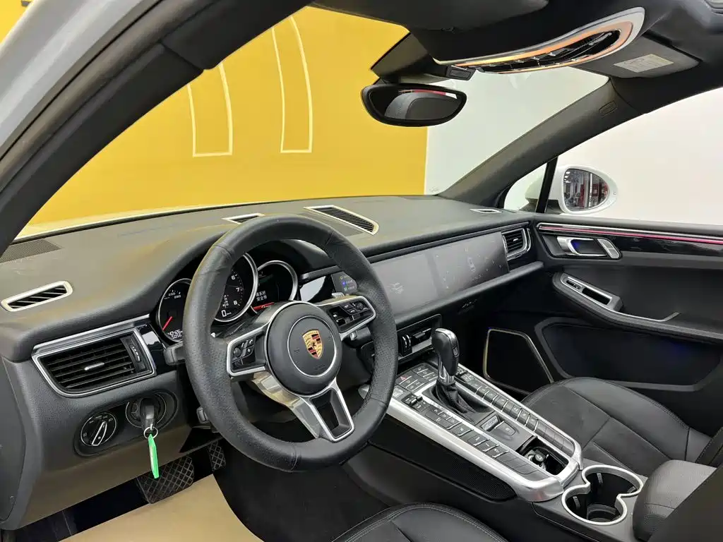 Porsche Macan — миниатюра 29