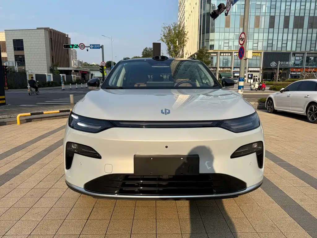 Leapmotor Leapmotor C11 — миниатюра 2
