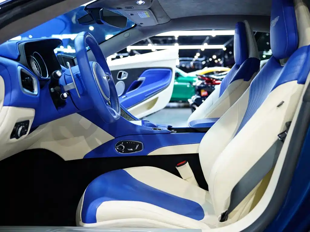 Aston Martin DB11 — миниатюра 23