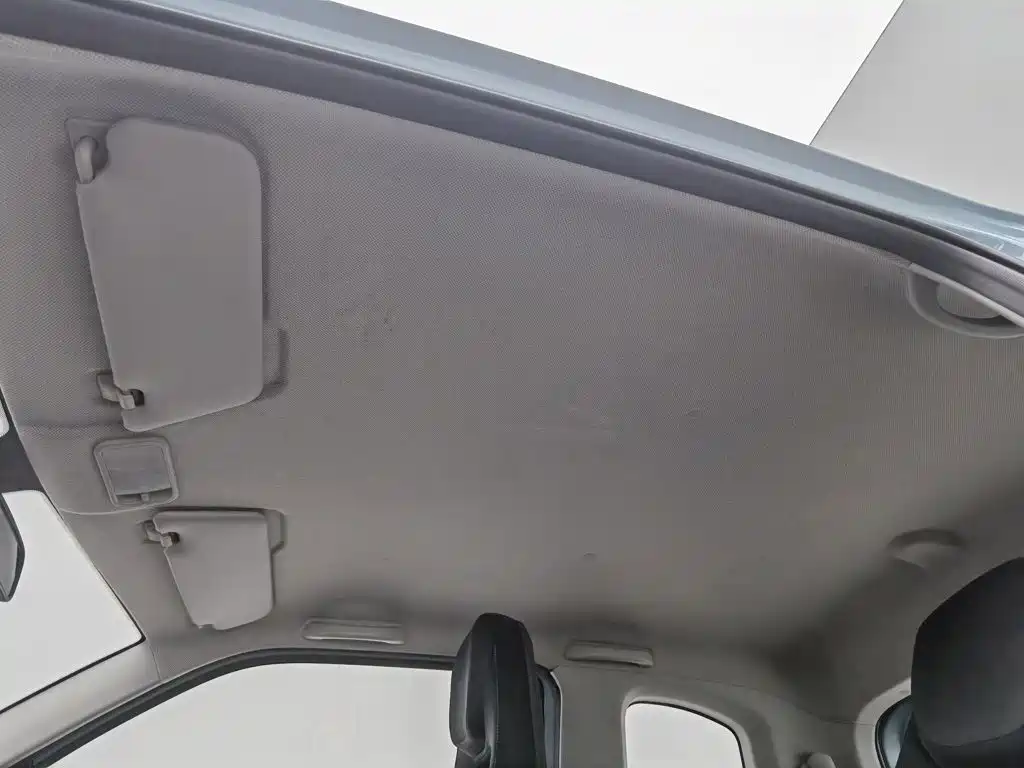 Wuling MINIEV — миниатюра 14