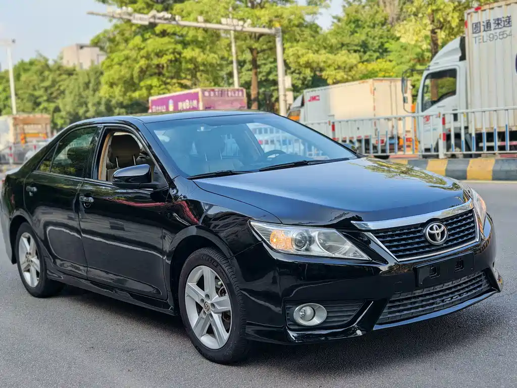 Toyota Camry — миниатюра 2