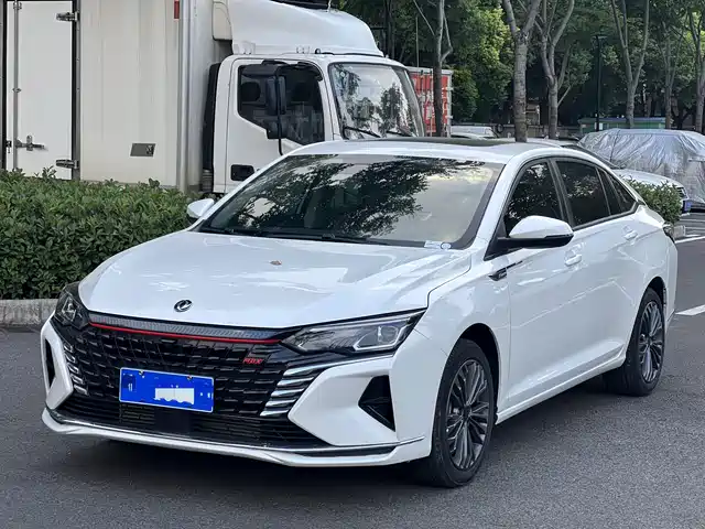 DONGFENG YI HYUN MAX