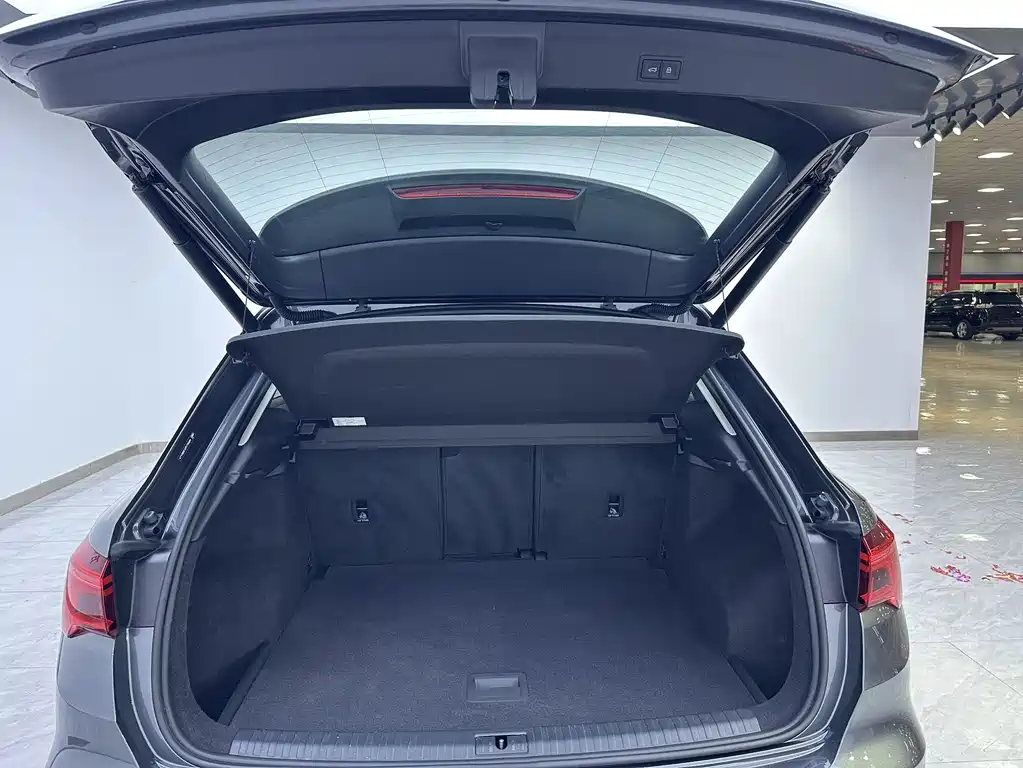 Audi Q3 2023 35 TFSI Fashion (1.4T)