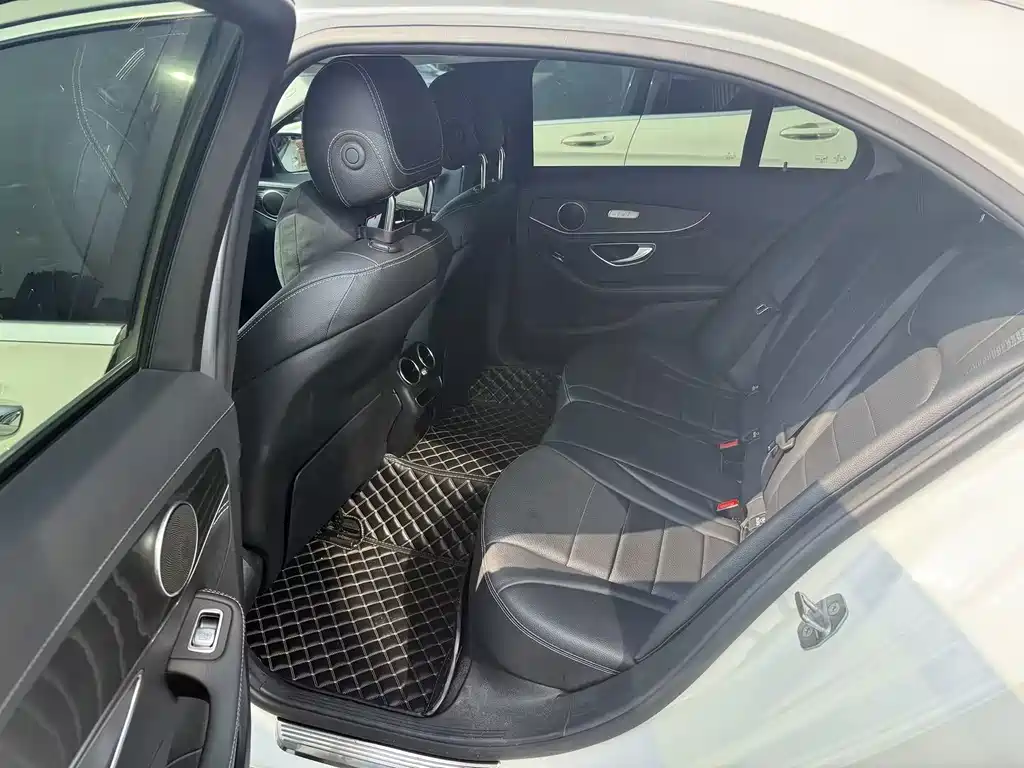 Mercedes-Benz C-Class — миниатюра 9
