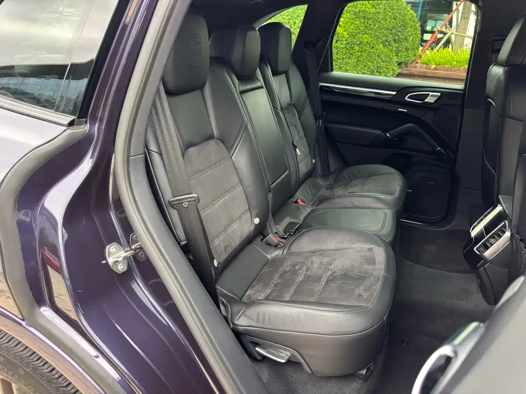 Porsche Cayenne — миниатюра 14