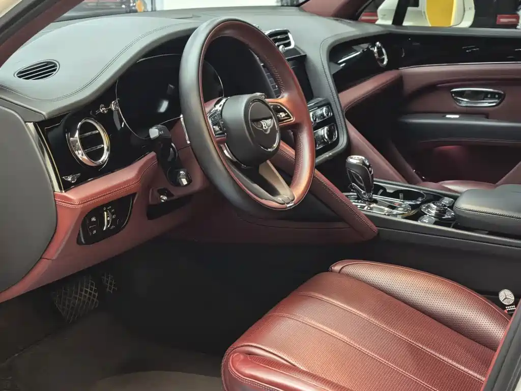 Bentley Bentayga — миниатюра 7