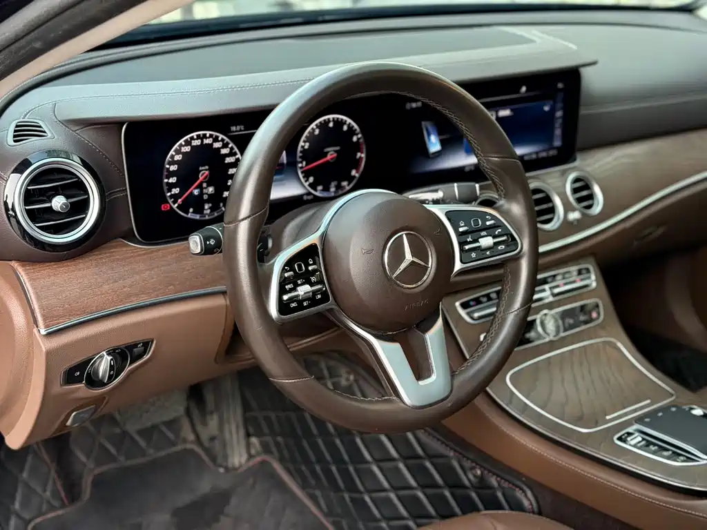 MERCEDES-BENZ E CLASS